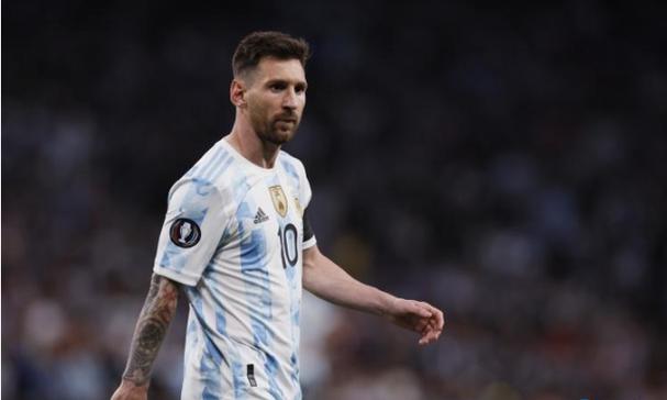 10月30日苹果期货收盘上涨0.99%，报9268元